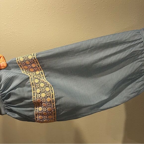 TOV Los Angeles loose fit semi sheer blouse - Picture 8 of 15